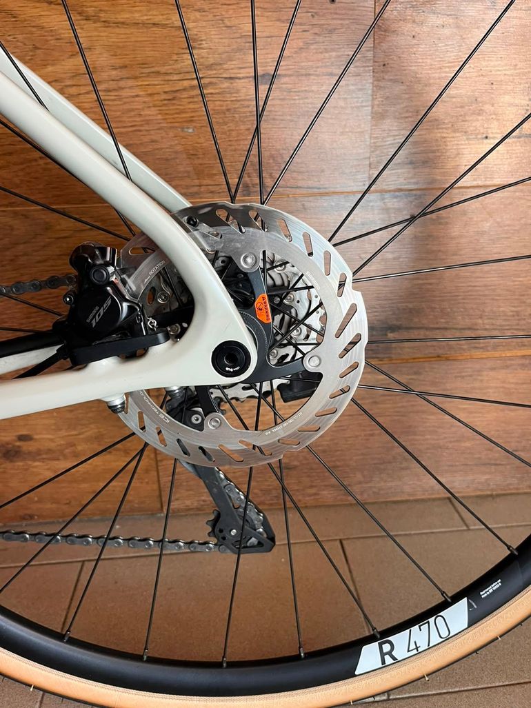 Cannondale Synapse Carbon 4 2026 2026 Road & Gravel usato, Grigio chiaro — immagine 4 di 13
