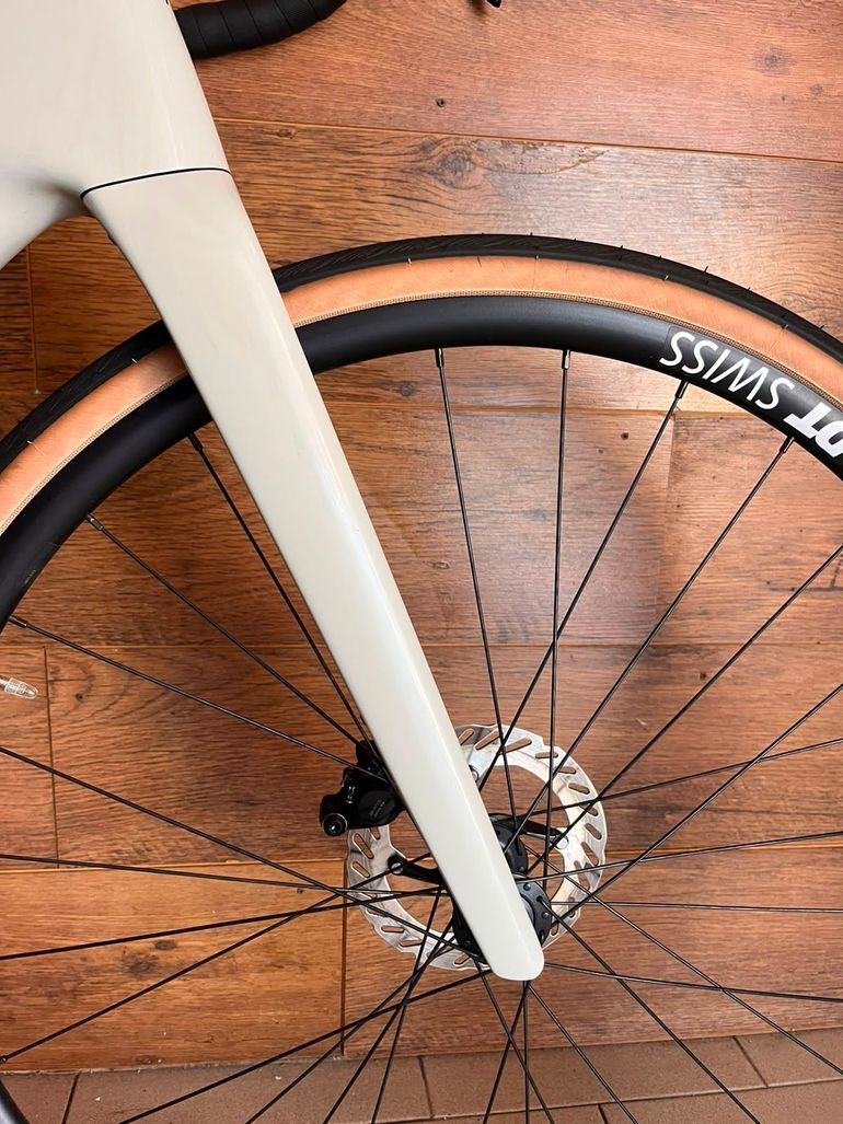 Cannondale Synapse Carbon 4 2026 2026 Road & Gravel usato, Grigio chiaro — immagine 9 di 13