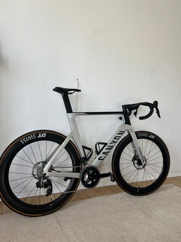 Brugt Canyon Aeroad CF SLX 7 eTap 2024 2024 Road & Gravel — billede 4 af 5