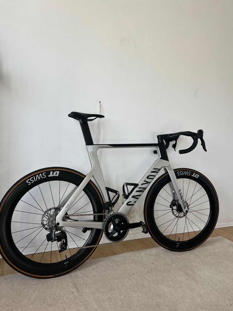 Brugt Canyon Aeroad CF SLX 7 eTap 2024 2024 Road & Gravel — billede 4 af 5