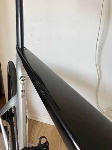 Brugt Canyon Aeroad CF SLX 7 eTap 2024 2024 Road & Gravel — billede 5 af 5