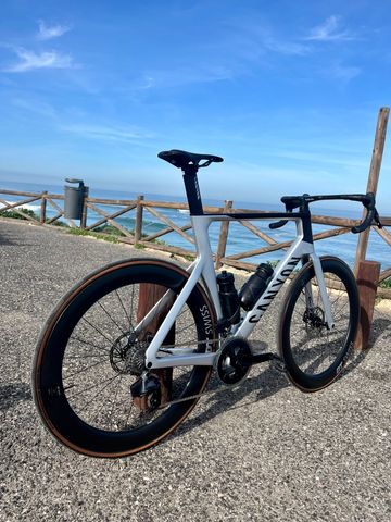 Brugt Canyon Aeroad CF SLX 7 eTap 2024 2024 Road & Gravel — billede 2 af 5