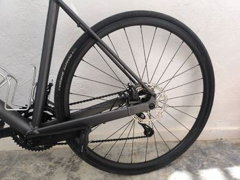 Orbea AVANT H40 2023 2023 Road & Gravel usato, Grigio chiaro — immagine 7 di 8