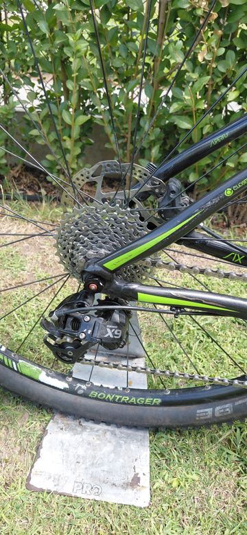 Used Trek Superfly SRAM X9 2015 Mountainbike, Green — image 2 of 12