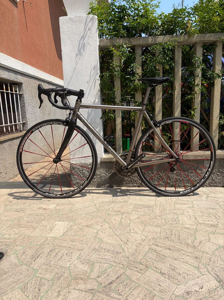 Used Carraro Custom Campagnolo Super Record 2009 Road & Gravel, Light Gray — image 2 of 15
