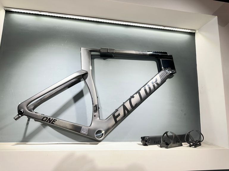 Factor ONE - Frameset Premium 2026 Frameset 2026 Road & Gravel usato, Nero — immagine 9 di 10