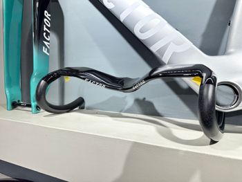 Gebrauchtes Factor ONE - Frameset Premium 2026 Frameset 2026 Road & Gravel, Hellgrau — Bild 5 von 7
