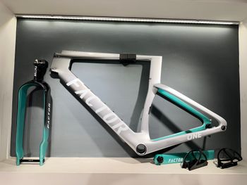 Gebrauchtes Factor ONE - Frameset Premium 2026 Frameset 2026 Road & Gravel