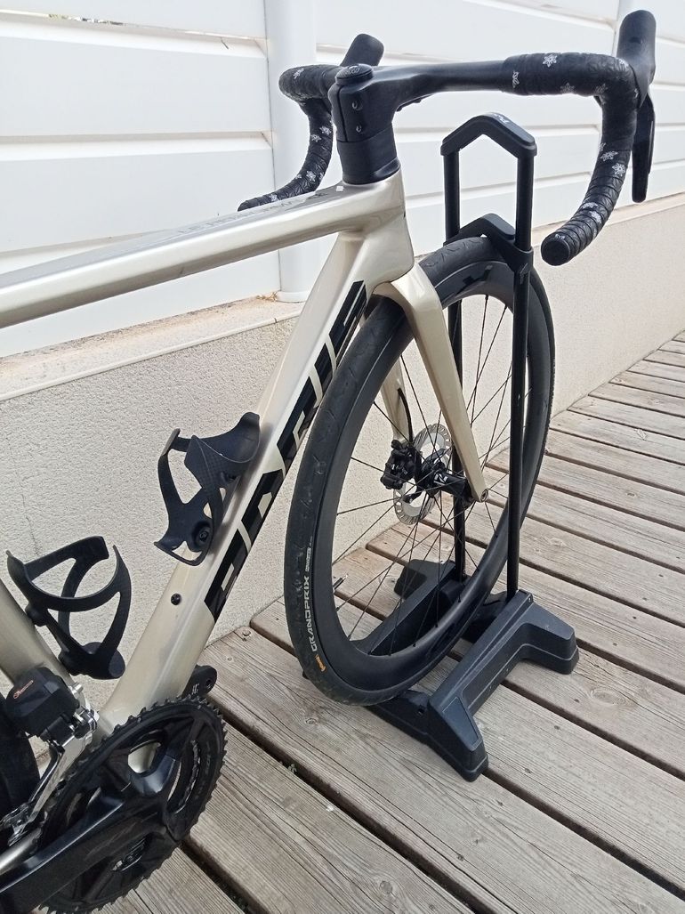 Used Adris Custom Shimano 105 Di2 2024 Road & Gravel, Light Gray — image 7 of 10