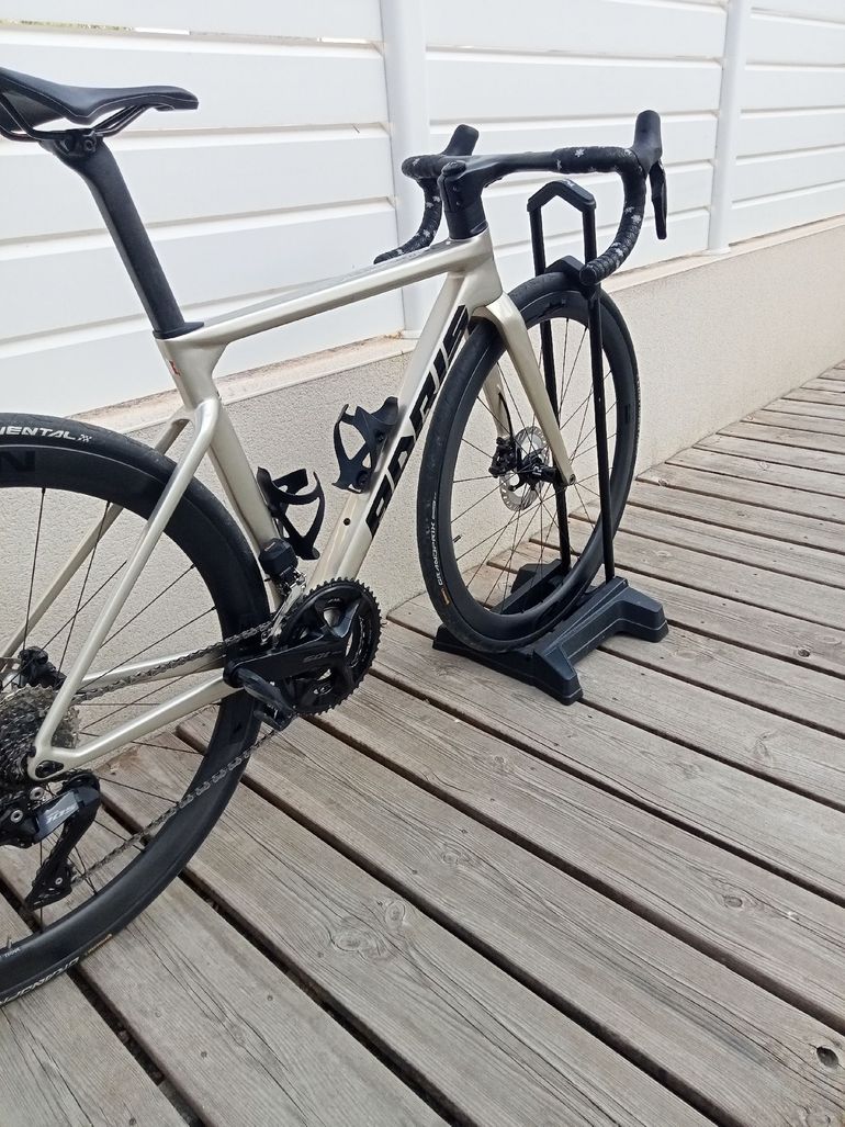 Used Adris Custom Shimano 105 Di2 2024 Road & Gravel, Light Gray — image 3 of 10