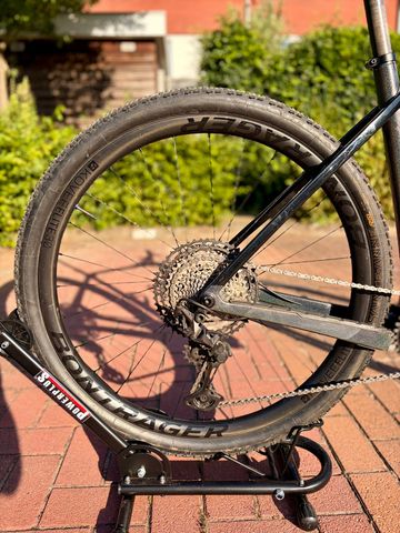 Used Trek Procaliber 9.8 2023 2023 Mountainbike, Black, 29 — image 2 of 11