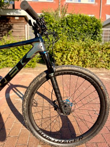 Used Trek Procaliber 9.8 2023 2023 Mountainbike, Black, 29 — image 4 of 11
