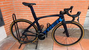 Tweedehands Trek Madone SRAM Force eTap AXS 2022 Road & Gravel — afbeelding 1 van 6