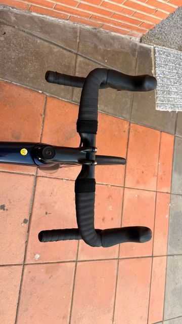 Tweedehands Trek Madone SRAM Force eTap AXS 2022 Road & Gravel — afbeelding 4 van 6