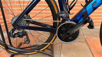 Trek Madone SRAM Force eTap AXS 2022 Road & Gravel usato, Blu — immagine 3 di 6