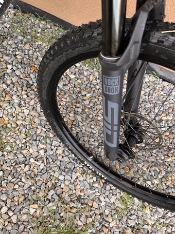 Used Specialized Epic 8 Comp 2026 2026 Mountainbike, Purple, 29 — image 7 of 9