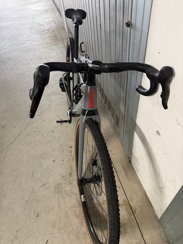 Used BMC URS 01 THREE 2022 2022 Road & Gravel, Light Gray — image 4 of 6