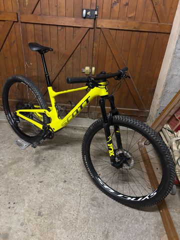 Used Scott Spark RC Comp 2022 2022 Mountainbike, Green, 29 — image 2 of 4