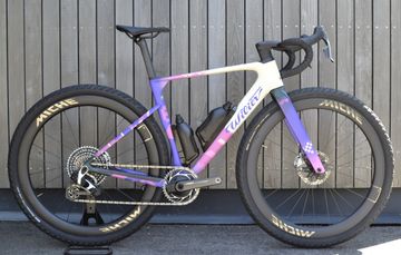Brugt Wilier Rave SLR ID2 2026 The Grip Edition Sram Red ETap XPLR AXS E1 1x13 2026 Road & Gravel
