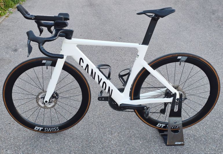 Brugt Canyon Aeroad CF SLX 8 Di2 2025 2025 Road & Gravel — billede 2 af 13