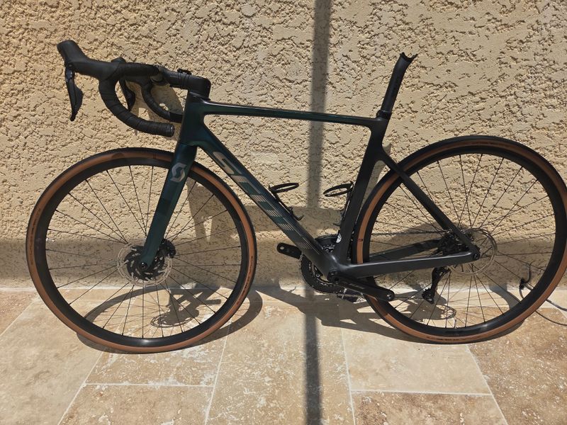 Scott Addict Shimano 105 Di2 2024 Road & Gravel de segunda mano, Verde — imagen 6 de 16