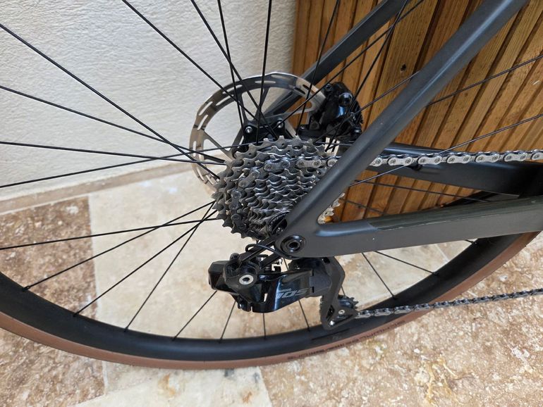 Scott Addict Shimano 105 Di2 2024 Road & Gravel d'occasion — image 12 sur 16