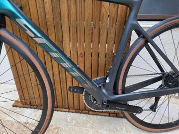 Scott Addict Shimano 105 Di2 2024 Road & Gravel de segunda mano, Verde — imagen 8 de 16