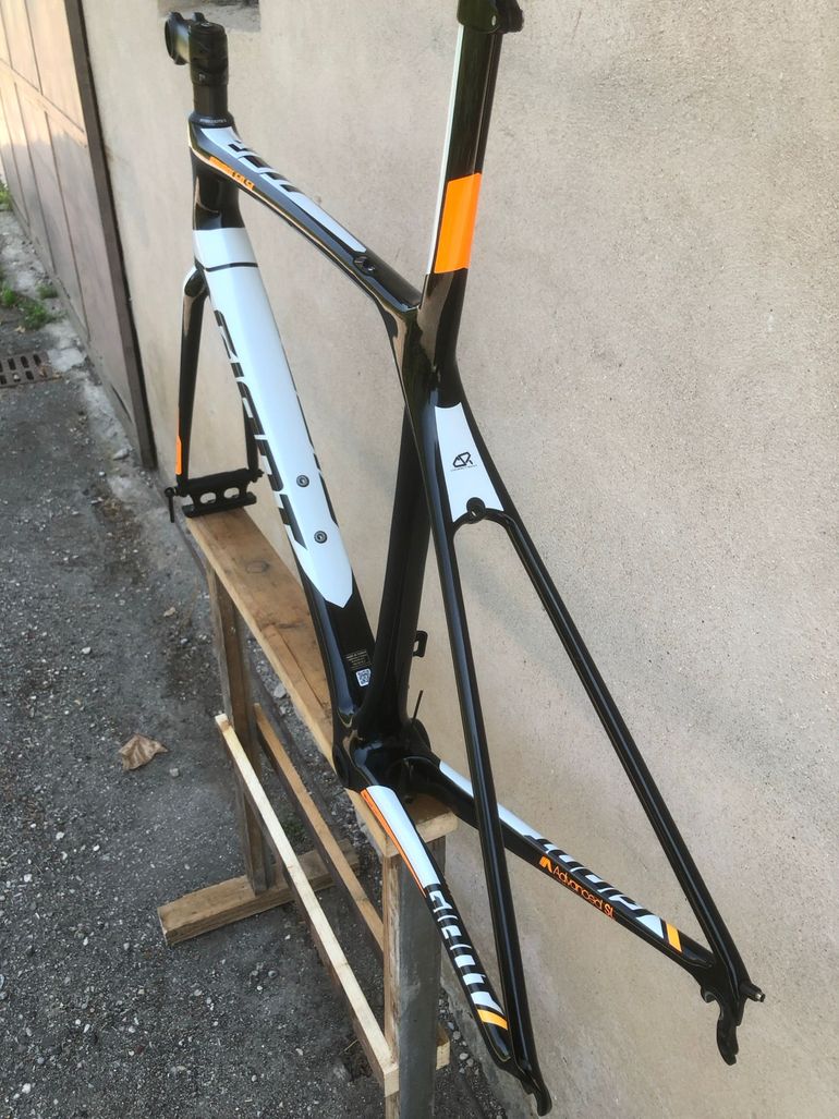 Giant TCR Advanced SL 1 2017 Frameset 2017 Road & Gravel usato, Nero — immagine 3 di 10