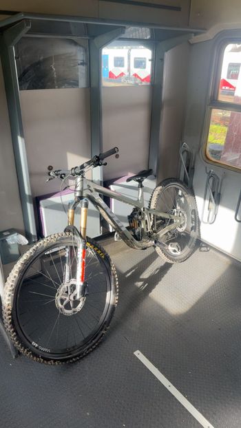 Pivot Firebird SRAM GX Eagle AXS 2024 Mountainbike d'occasion — image 5 sur 11