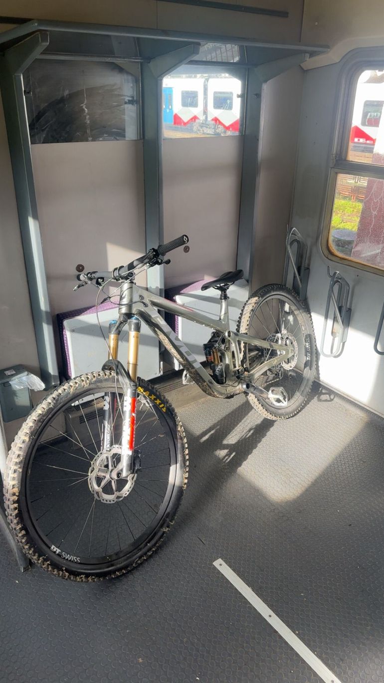 Pivot Firebird SRAM GX Eagle AXS 2024 Mountainbike d'occasion — image 5 sur 11