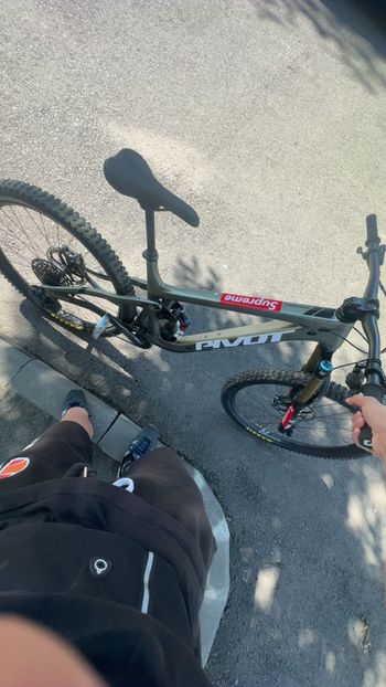 Pivot Firebird SRAM GX Eagle AXS 2024 Mountainbike d'occasion — image 3 sur 11