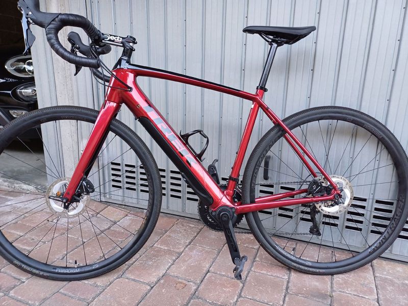 Tweedehands Trek Domane+ ALR 2022 2022 Road & Gravel