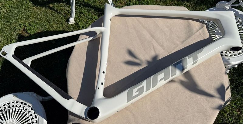 Used Giant Revolt Advanced 0 2026 Frameset 2026 Road & Gravel, White — image 1 of 11