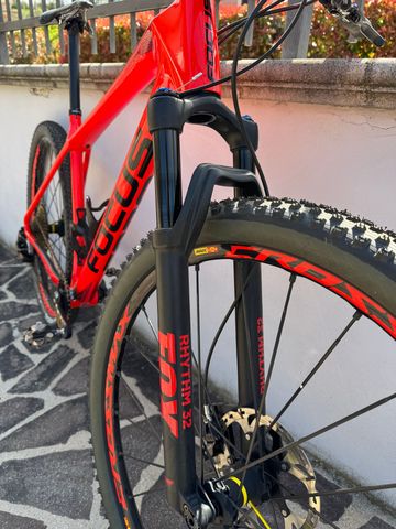 Used Focus Raven SRAM XX1 Eagle 2018 Mountainbike, Red — image 2 of 19