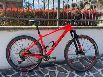 Used Focus Raven SRAM XX1 Eagle 2018 Mountainbike, Red — image 1 of 19