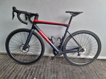 BMC Teammachine SLR01 DISC FOUR 2020 2020 Road & Gravel usato