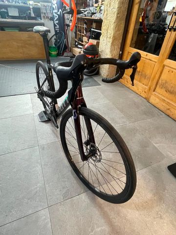 Scott Addict 30 2024 2024 Road & Gravel d'occasion — image 2 sur 6