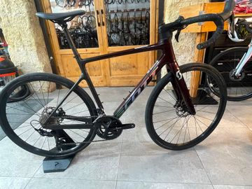 Scott Addict 30 2024 2024 Road & Gravel d'occasion — image 3 sur 6
