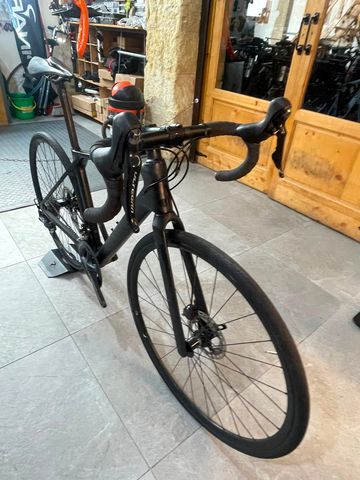Używany Canyon Endurace CF 8 2023 2023 Road & Gravel — zdjęcie 2 z 6