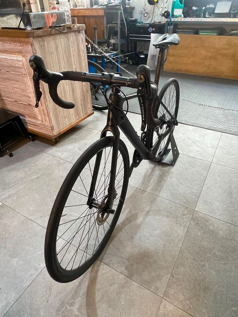 Używany Canyon Endurace CF 8 2023 2023 Road & Gravel — zdjęcie 3 z 6