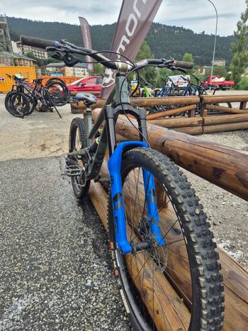 Comencal Custom Shimano Deore XT 2022 Mountainbike d'occasion — image 3 sur 5