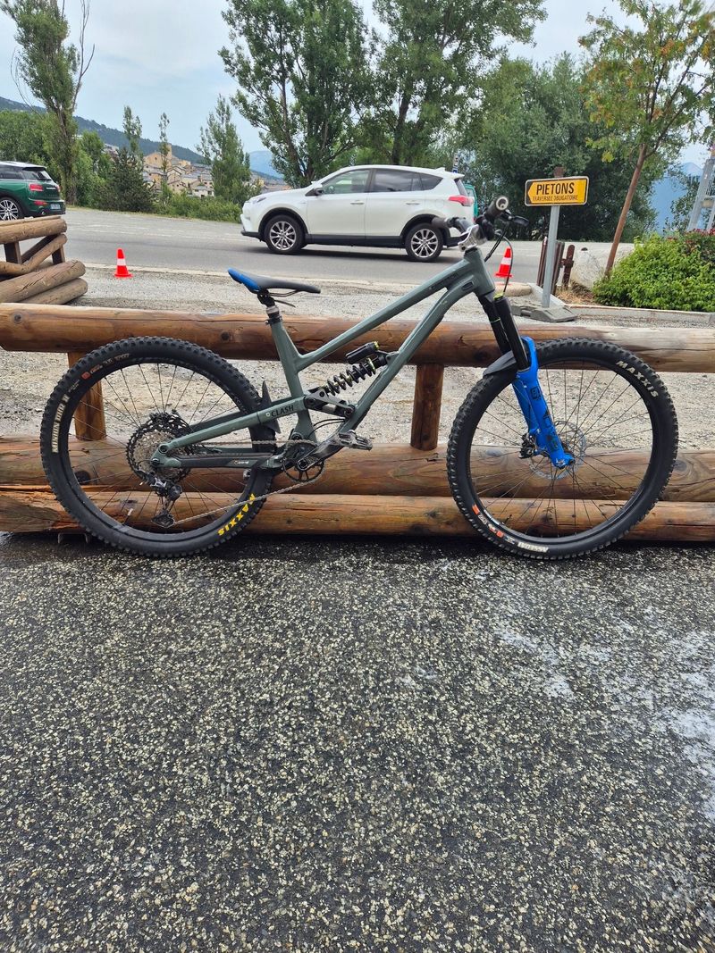 Comencal Custom Shimano Deore XT 2022 MTB d'occasion
