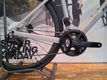 Gebrauchtes Scott Addict 30 2024 2024 Road & Gravel, Hellgrau — Bild 3 von 5