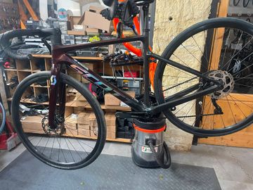 Used Scott Addict 30 2024 2024 Road & Gravel, Red — image 3 of 6