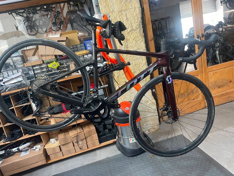 Brugt Scott Addict 30 2024 2024 Road & Gravel