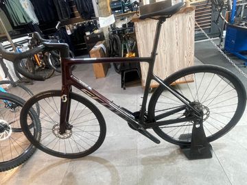 Tweedehands Scott Addict 30 2024 2024 Road & Gravel — afbeelding 3 van 5