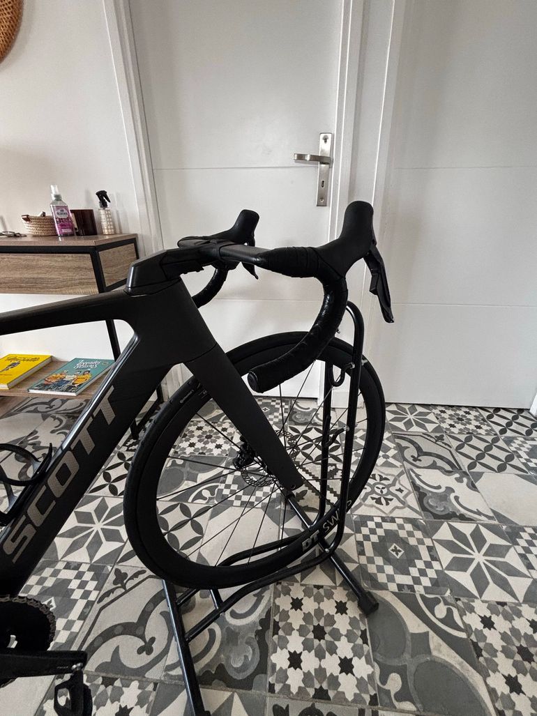 Brugt Scott foil rc 2024 Custom Shimano Ultegra Di2 2024 Road & Gravel — billede 2 af 5