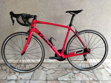 Used Trek Domane SL 6 Pro 2017 2017 Road & Gravel, Red — image 2 of 10