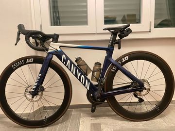 Gebrauchtes Canyon Aeroad CF SL 8 Disc 2023 2023 Road & Gravel, Weiß — Bild 1 von 4