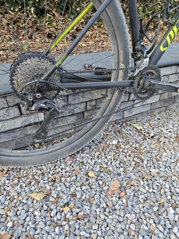 Used Specialized Chisel Shimano Deore XT 2018 Mountainbike, Black — image 2 of 5